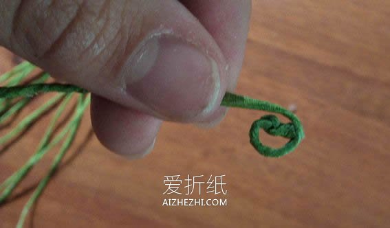 怎么做皱纹纸玫瑰手捧花 皱纹纸手工制作捧花- www.aizhezhi.com