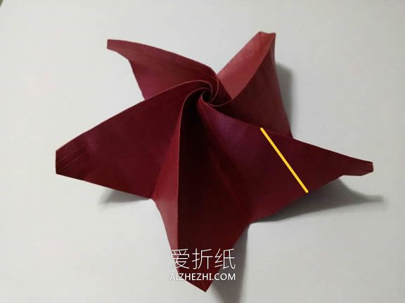 怎么折纸玫瑰花和花萼 手工制作玫瑰发箍做法- www.aizhezhi.com