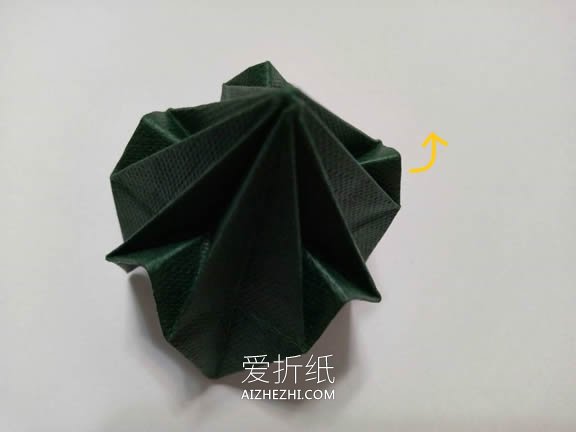 怎么折纸玫瑰花和花萼 手工制作玫瑰发箍做法- www.aizhezhi.com