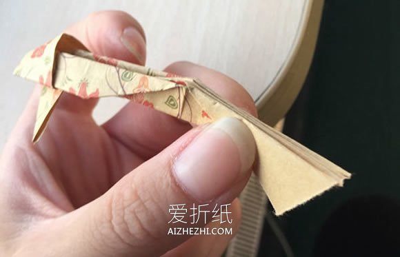 怎么手工折纸逼真又漂亮金鱼的折法图解- www.aizhezhi.com