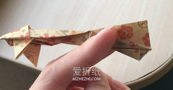 怎么手工折纸逼真又漂亮金鱼的折法图解- www.aizhezhi.com