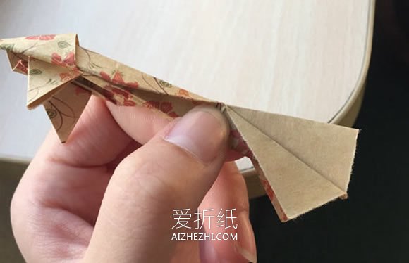 怎么手工折纸逼真又漂亮金鱼的折法图解- www.aizhezhi.com