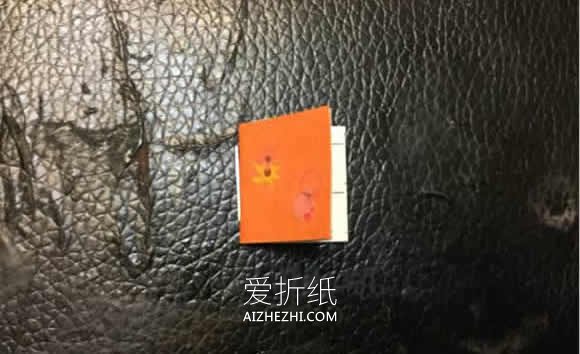 怎么手工折纸桌子、椅子、书包和迷你书图解- www.aizhezhi.com