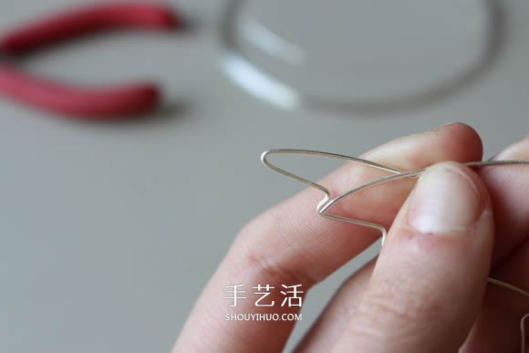 金属丝DIY制作龙之翼项链坠的方法图解教程- www.aizhezhi.com