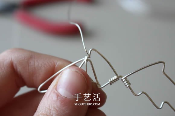 金属丝DIY制作龙之翼项链坠的方法图解教程- www.aizhezhi.com