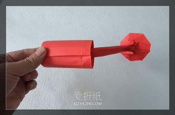 怎么折纸创意倒油漆的折法图解教程- www.aizhezhi.com