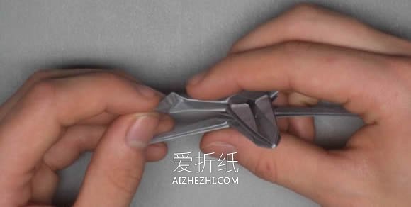 怎么折纸星球大战X翼星际战斗机的折法图解- www.aizhezhi.com