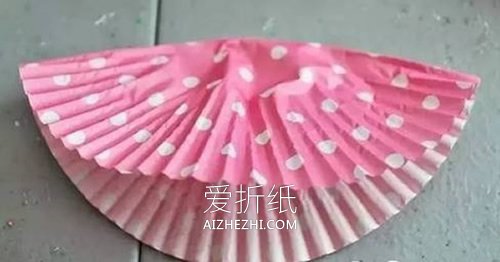 怎么用蛋糕纸和卷纸芯做猫头鹰的制作方法- www.aizhezhi.com