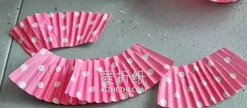 怎么用蛋糕纸和卷纸芯做猫头鹰的制作方法- www.aizhezhi.com