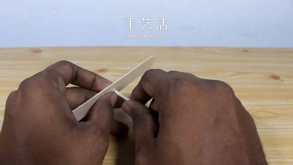 幼儿园自制简易小风扇的手工制作教程- www.aizhezhi.com