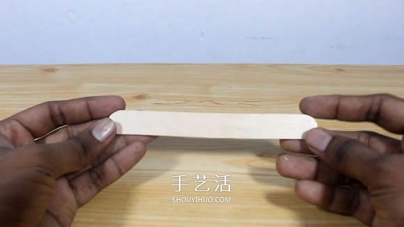 幼儿园自制简易小风扇的手工制作教程- www.aizhezhi.com