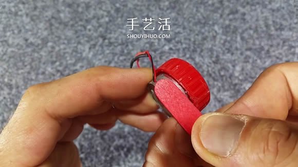 自制电动马达三轮车玩具的科技小制作教程- www.aizhezhi.com