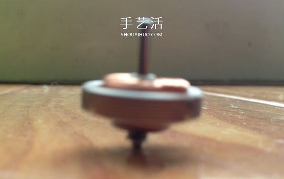 用旧马达DIY制作酷炫陀螺的方法教程- www.aizhezhi.com