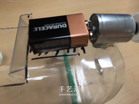 自制电动风力车玩具的制作方法教程- www.aizhezhi.com