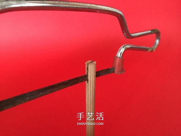 自制弹射旋转竹蜻蜓玩具的制作方法图解- www.aizhezhi.com