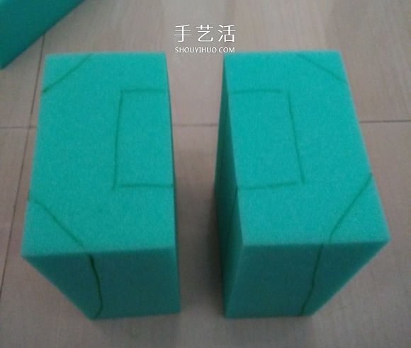 海绵手工制作绿巨人手套的方法- www.aizhezhi.com