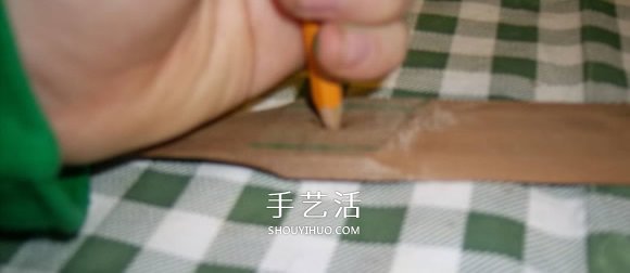 DIY木片竹蜻蜓的方法- www.aizhezhi.com