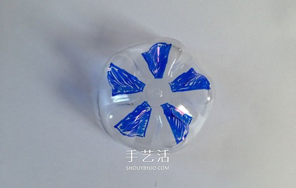 用塑料瓶做潜水艇玩具的方法- www.aizhezhi.com