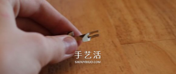 发夹手工制作袋鼠图解- www.aizhezhi.com