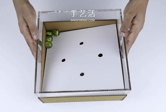 瓦楞纸板手工制作平衡棋盘玩具教程- www.aizhezhi.com