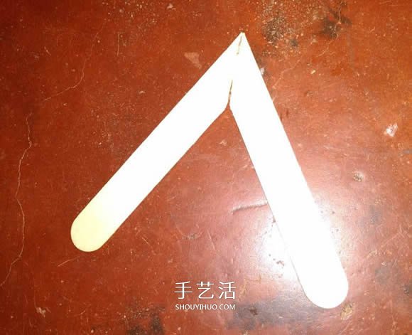 冰淇淋棒手工制作橡皮筋动力车的教程- www.aizhezhi.com