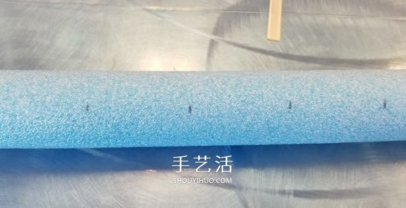 幼儿手工自制弹射玩具的方法教程- www.aizhezhi.com