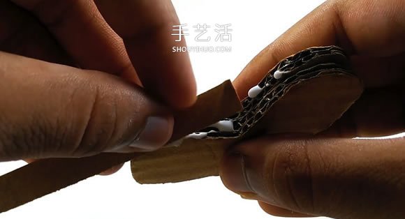 硬纸板手工制作指尖陀螺的视频教程- www.aizhezhi.com