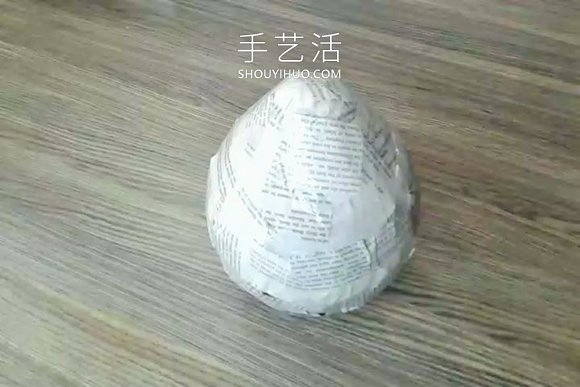 自制艺术范儿花瓶 一个漏斗和气球就搞定！- www.aizhezhi.com