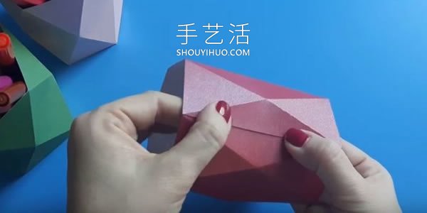 小学生用卡纸手工制作笔筒做法- www.aizhezhi.com