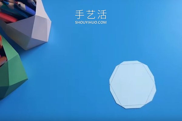 小学生用卡纸手工制作笔筒做法- www.aizhezhi.com