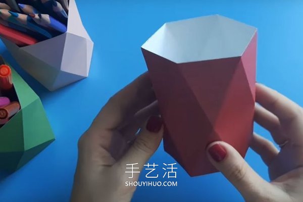 小学生用卡纸手工制作笔筒做法- www.aizhezhi.com